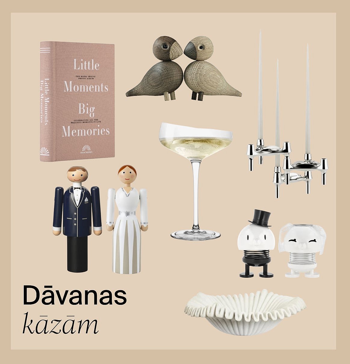 Kāzu dāvanas: foto albums, koka putni, šampanieša glāze, kandelabrs un dažādas līgavas un līgavaiņa figūriņas.