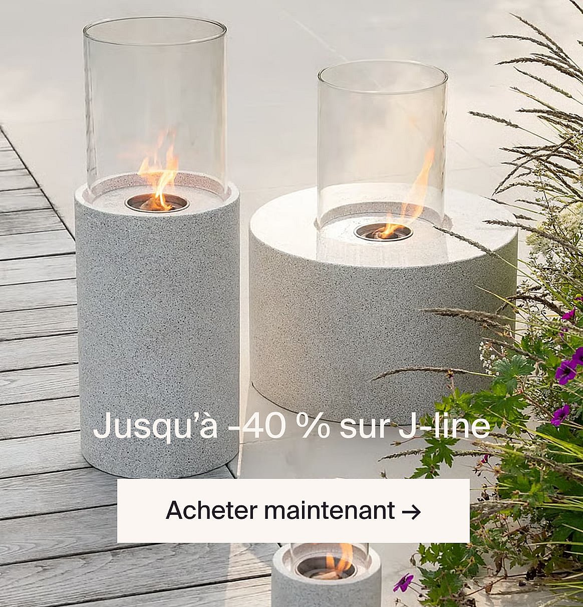 Divers cadeaux pour la maison : vase, serviettes, verres, ustensiles de cuisine, vaisselle, bougeoir et un singe en bois.
Cadeaux Diplôme.