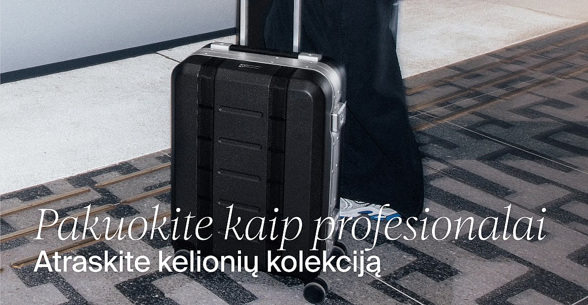 Turkio spalvos dryžuoti maudymosi šortai kabo ant skalbinių virvės, o fone – saulėtas paplūdimys ir vandenynas.
Pirkite maudymosi šortus.