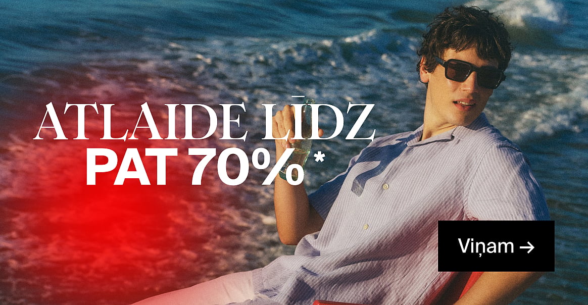 Vīrietis saulesbrillēs un svītrainā kreklā, rokās turot pudeli, pie okeāna. Teksts: Līdz 70% izdevīgāk, Vīriešiem.*